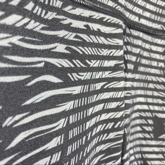 Lululemon Wunder Under Feather Print Crop Leggings - Picture 8 of 9